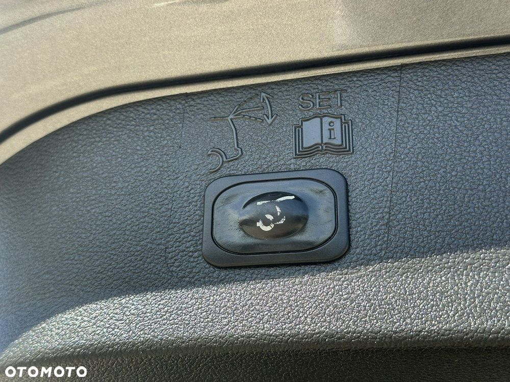 Ford Kuga 2.0 TDCi AWD Titanium - 33