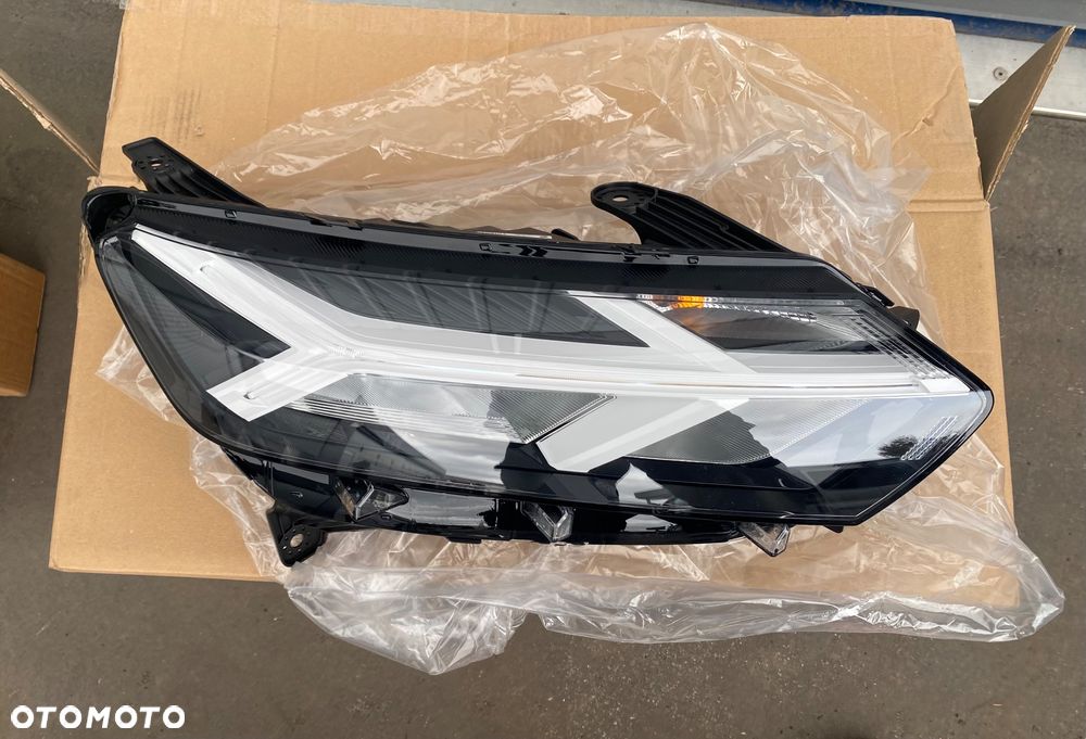 DACIA Sandero III 3 Lift Logan Jogger 25-26r NOWA ! ORYGINALNA ! LAMPA PRZEDNIA PRAWA REFLEKTOR PRAWY PRZÓD LEDOWA led full led  260107920R biała biały środek  STEPWAY Wwa - 2