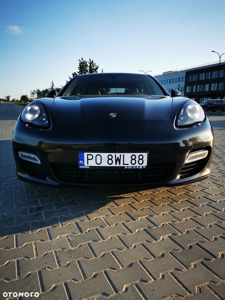 Porsche Panamera Turbo PDK - 15