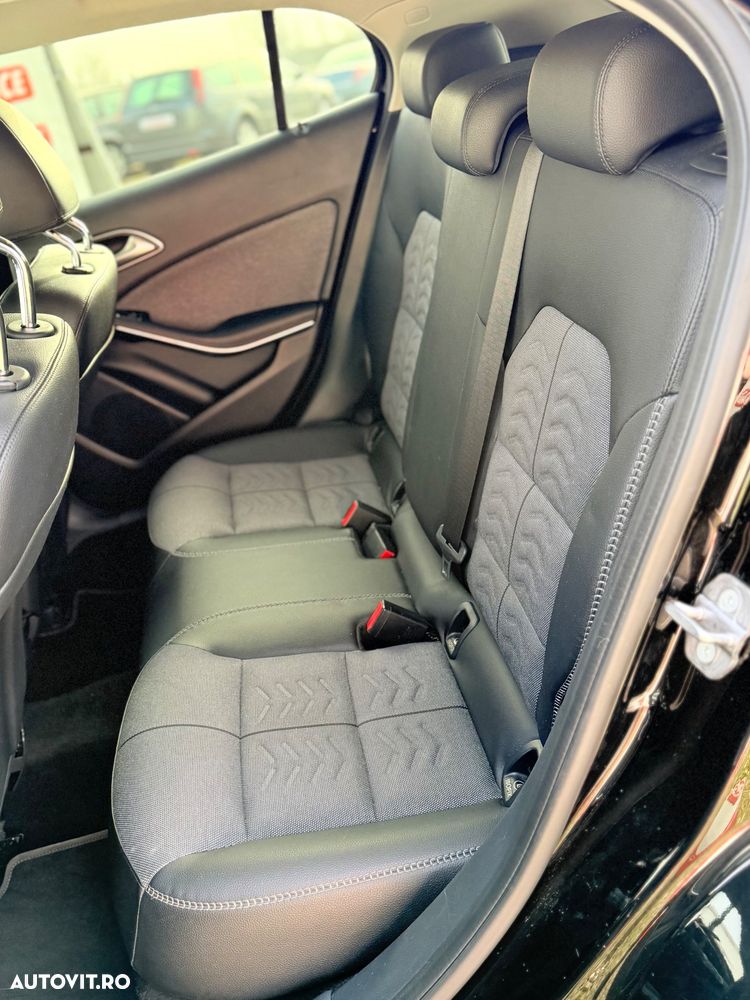 Mercedes-Benz GLA 200 d 4MATIC Aut. - 13