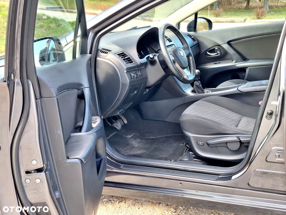 Toyota Avensis 2.0 D-4D - 7