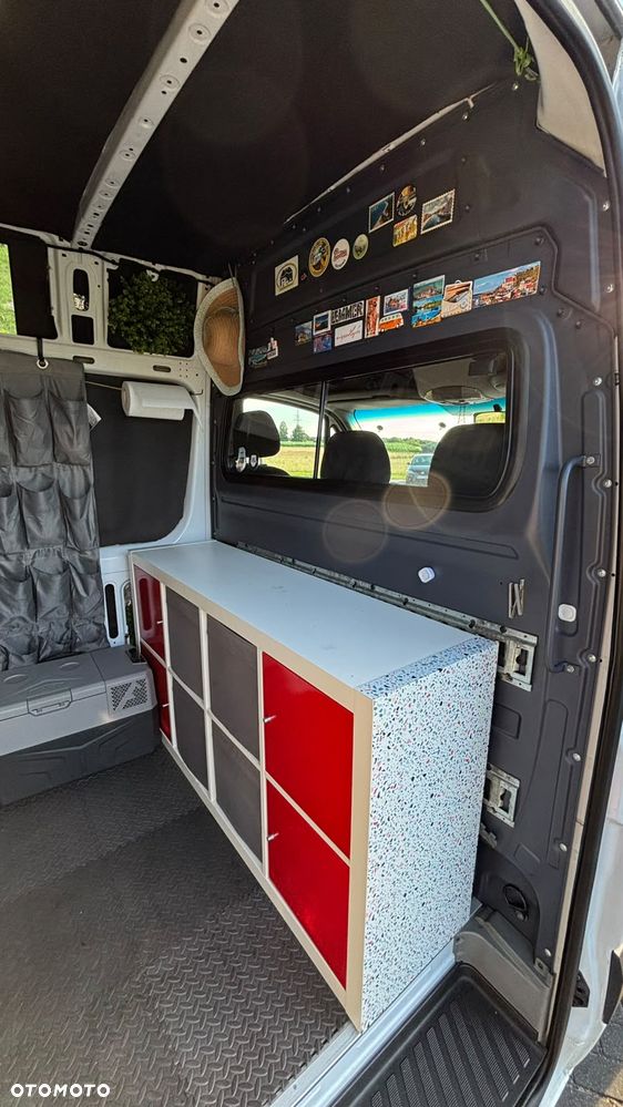 Mercedes-Benz Sprinter - 24