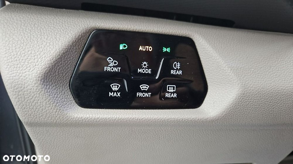 Volkswagen Multivan 2.0 TSI L2 Life DSG - 17
