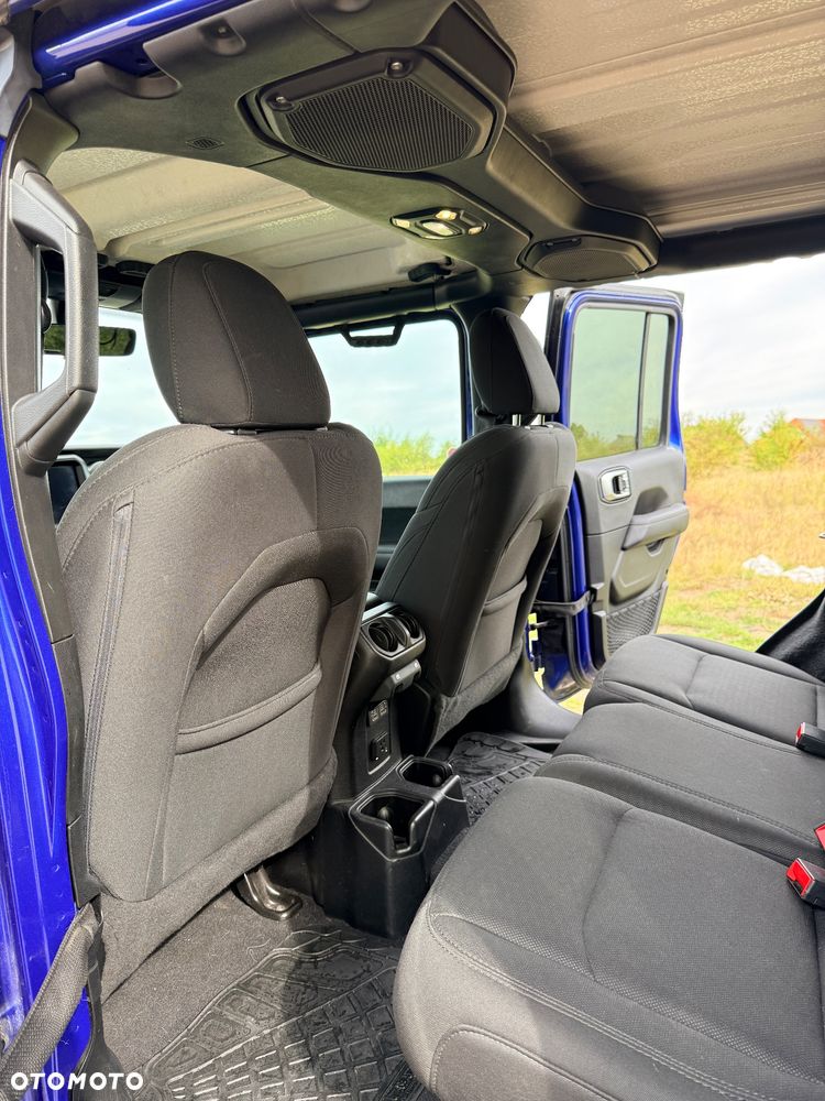 Jeep Wrangler Unlimited 3.6 Automatik Sahara - 25