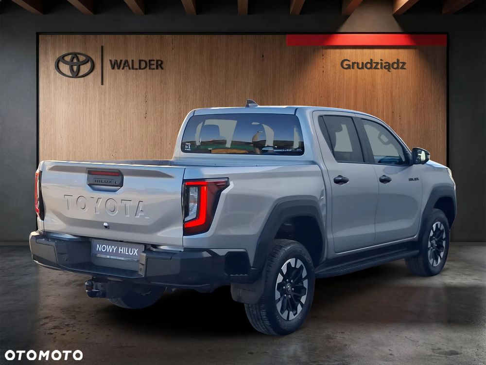 Toyota Hilux - 5