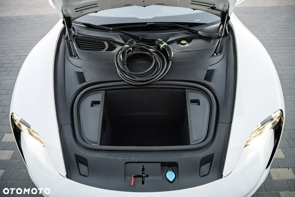 Porsche Taycan 4S Performance Plus - 36
