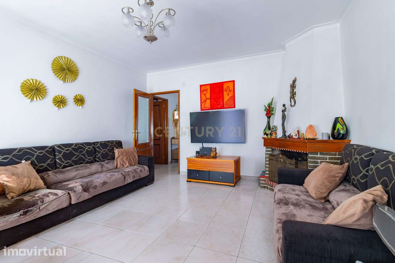 Apartamento T2 no Centro da Cidade com Garagem e Sótão - Grande imagem: 2/16