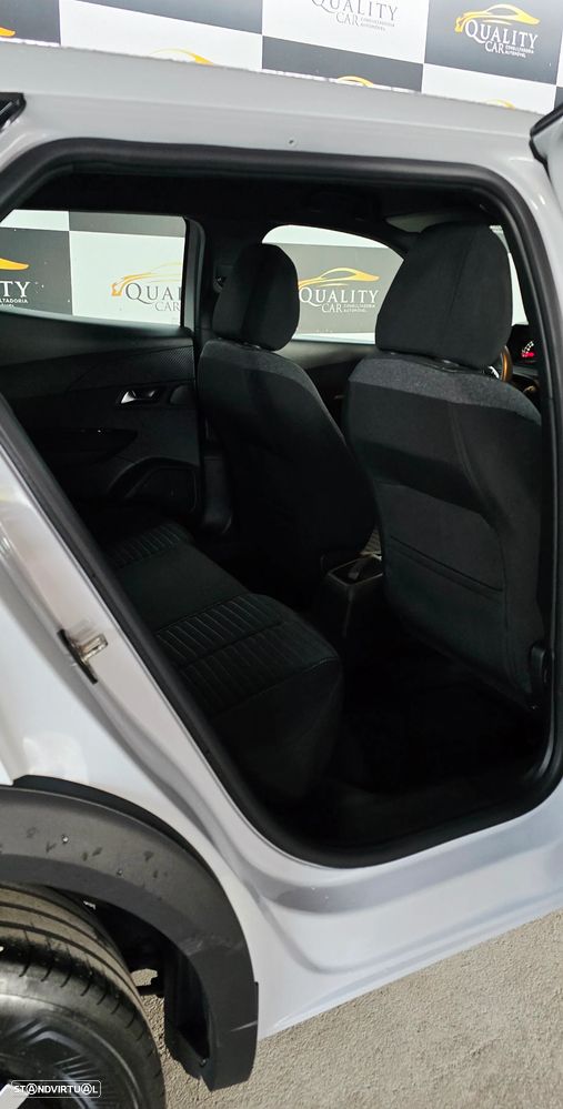 Peugeot 2008 1.2 PureTech Allure - 8