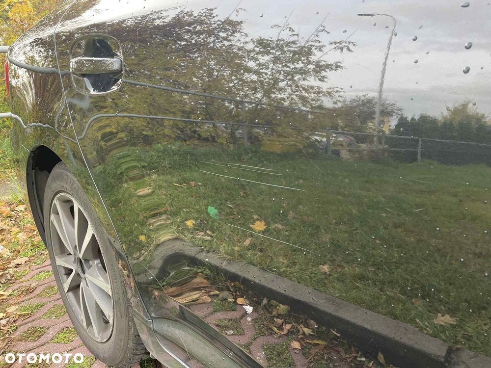 Toyota Avensis 1.8 Premium - 12