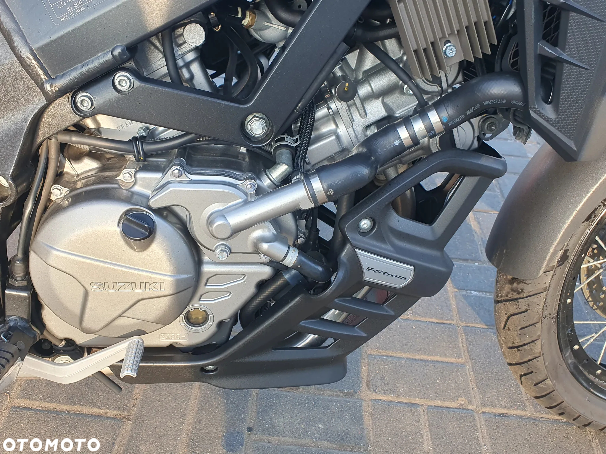 Suzuki V-STROM - 33