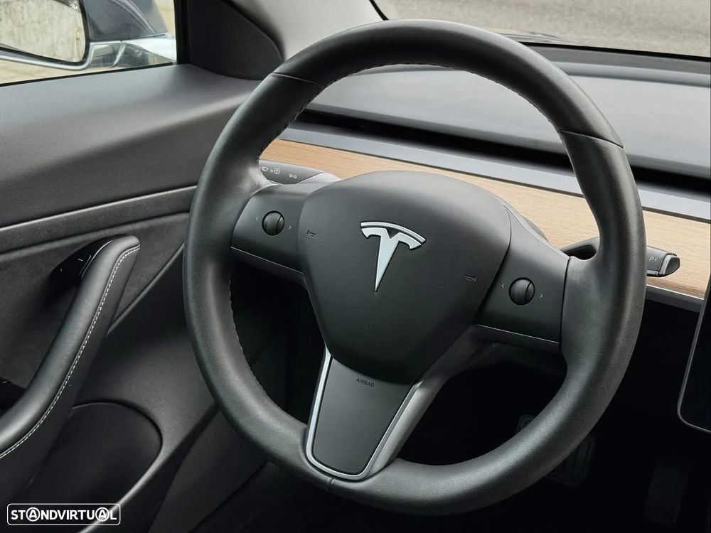 Tesla Model S - 6