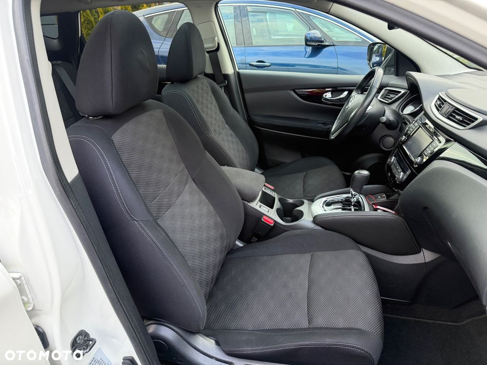 Nissan Qashqai 1.6 DCi Xtronic N-Connecta - 11