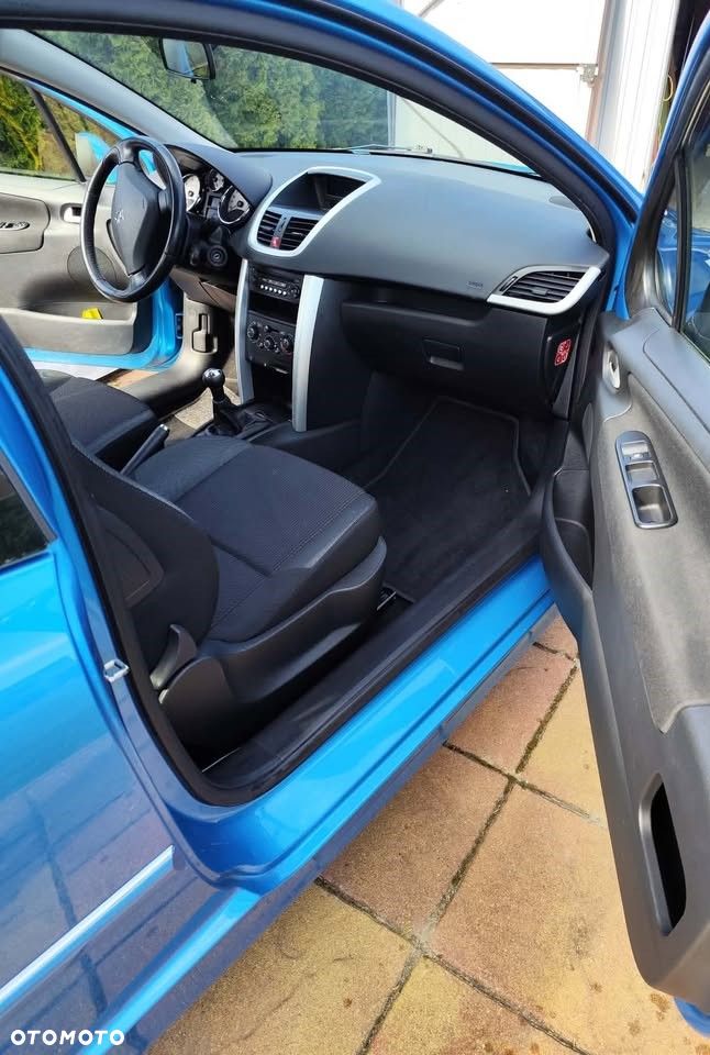 Peugeot 207 - 10