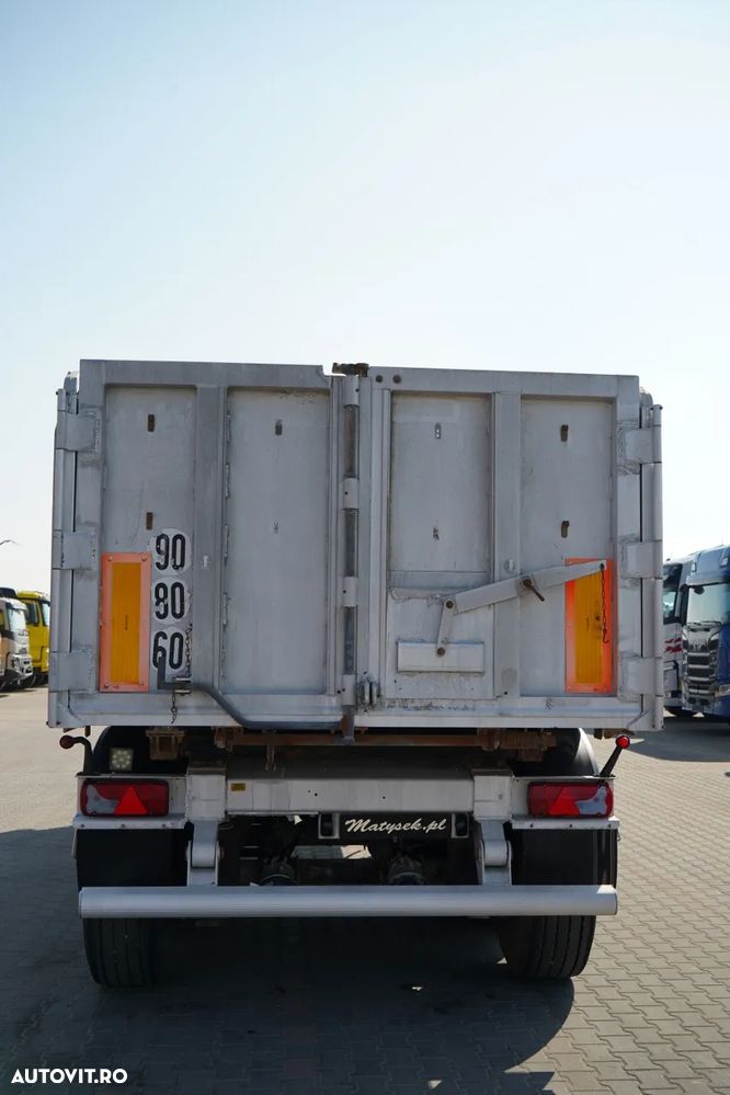 Benalu BENALU / 24 m3 / ALUMINIU / AXĂ RIDICATĂ / GREUTATE: 5.300 KG / PERDĂ ELECTRICĂ / JANTE DIN ALIAJ - 12