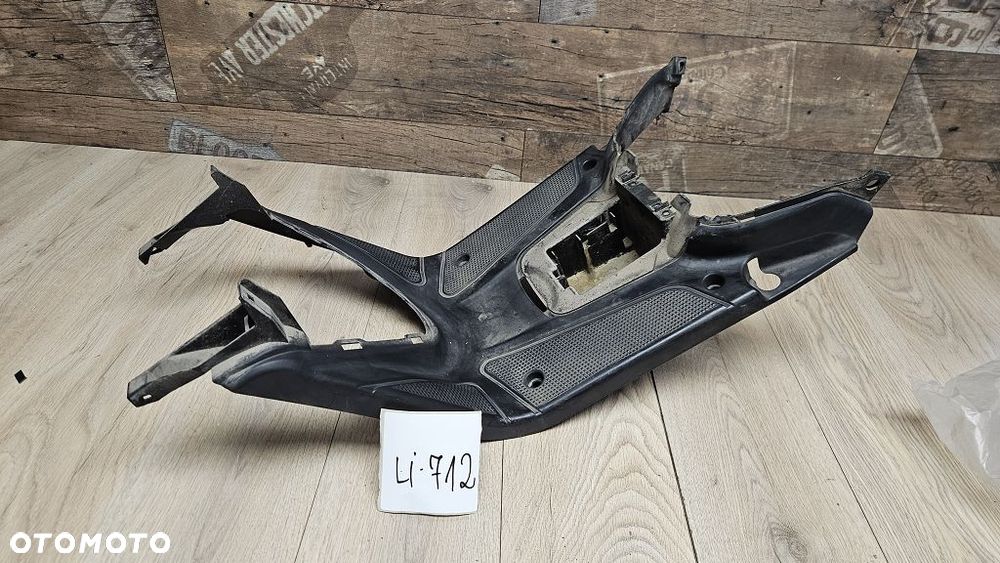 Podłoga podest pod nogi Yamaha BWs / MBK Booster 2004+ - 1