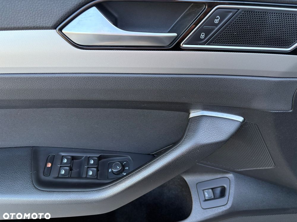 Volkswagen Passat Variant 1.5 TSI EVO Comfortline DSG - 18