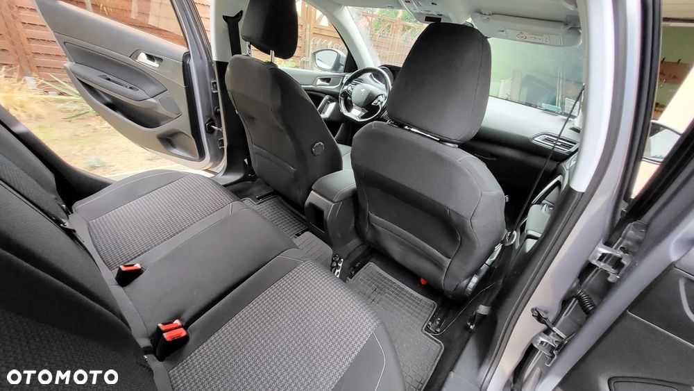 Peugeot 308 1.5 BlueHDi Allure S&S - 18