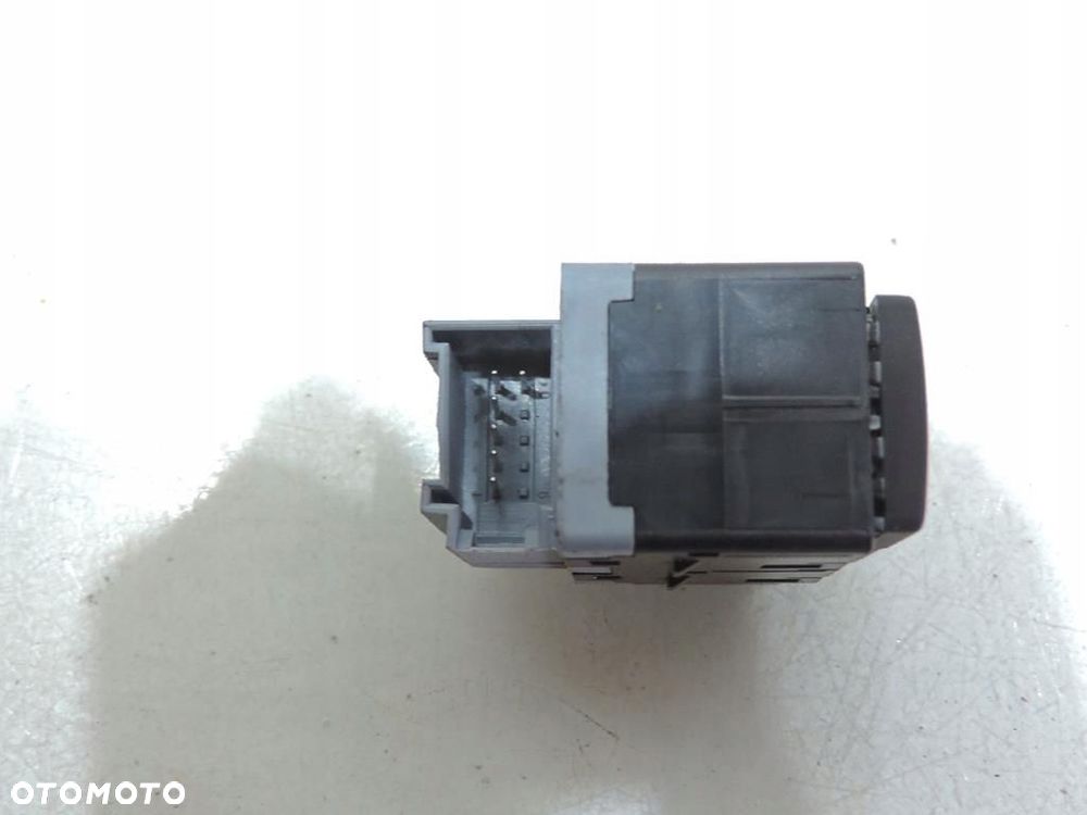 PRZEŁĄCZNIK ALARMU AUDI A3 8P LIFT - 5