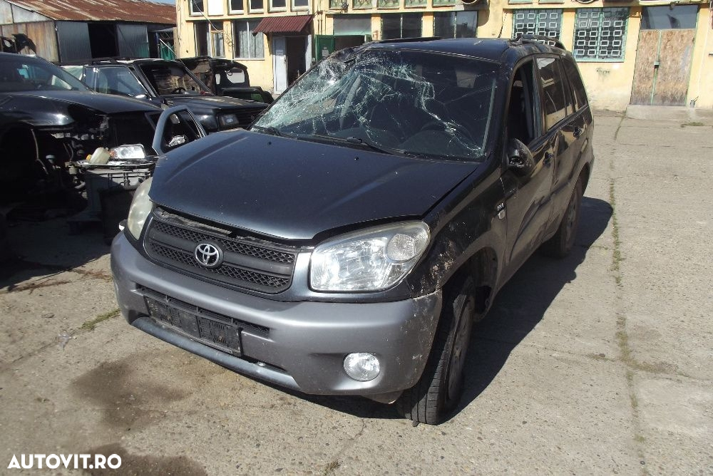 Dezmembrez Toyota Rav 4 an 2005 4x4 cutie automata mtor 2.0 benzina - 4