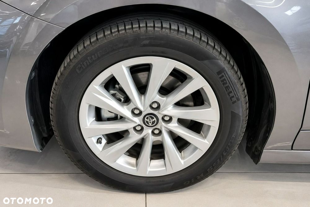 Toyota Camry - 11