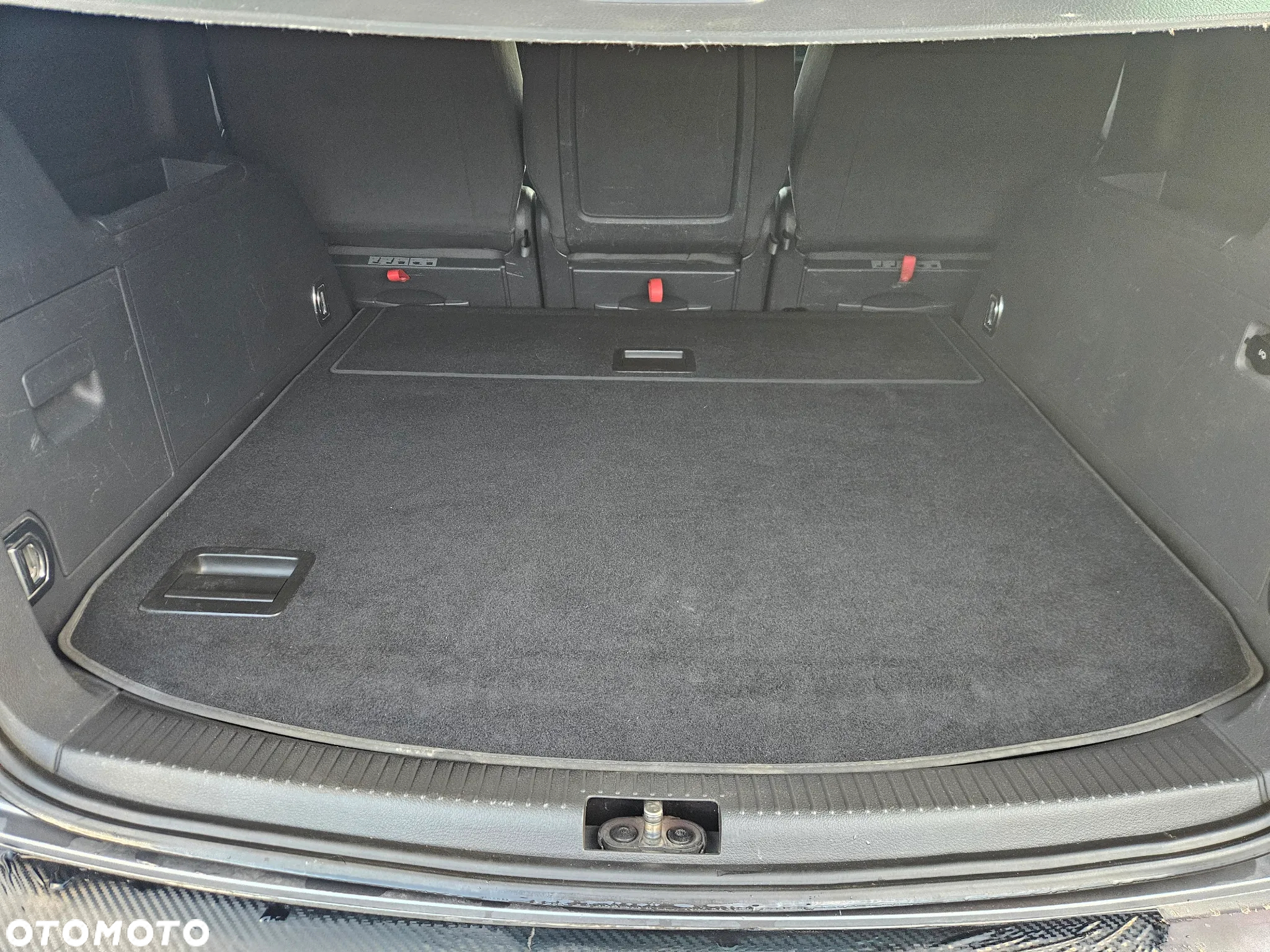 Volkswagen Touran 1.6 Basis - 5