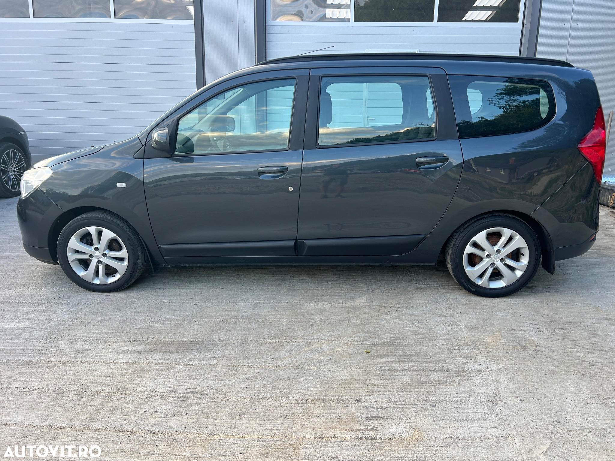 Dacia Lodgy 1.5 dCi 90 CP Laureate - 6