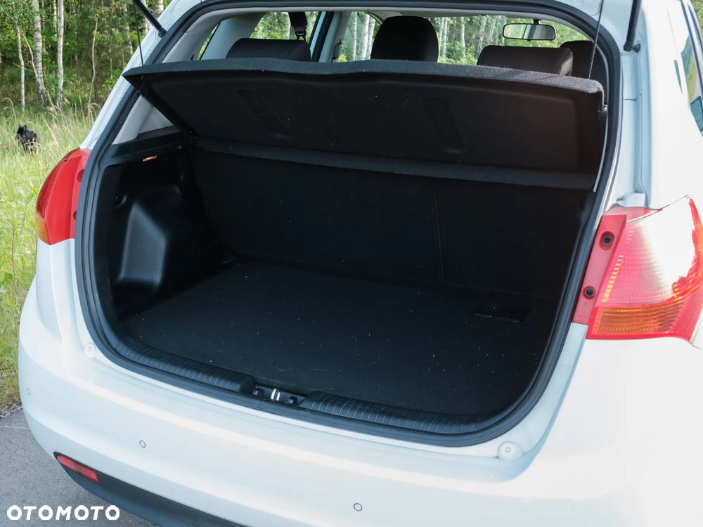 Kia Venga 1.6 M - 23