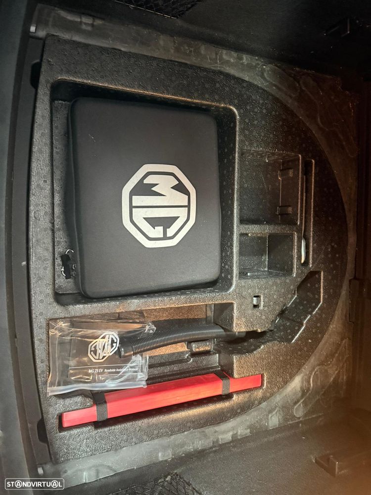 MG ZS EV 72.6 kWh Luxury - 17