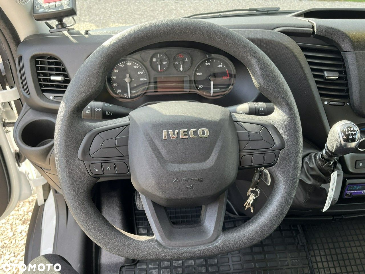Mercedes-Benz Sprinter - 24