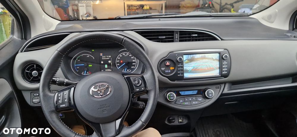 Toyota Yaris 1.5 Premium CVT - 22