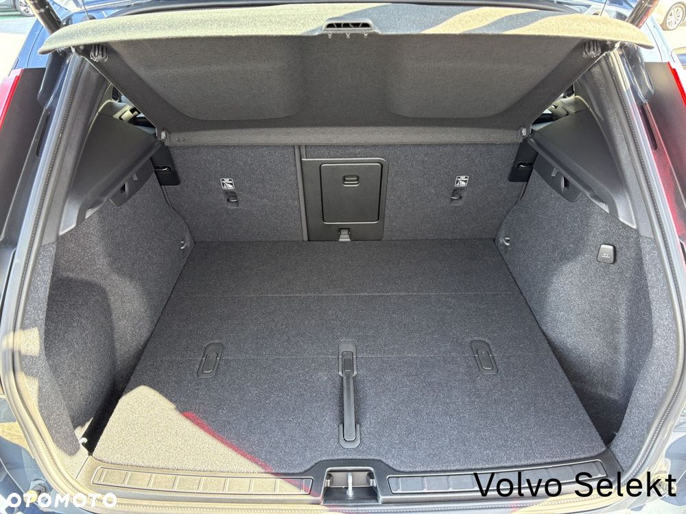 Volvo XC 40 - 25
