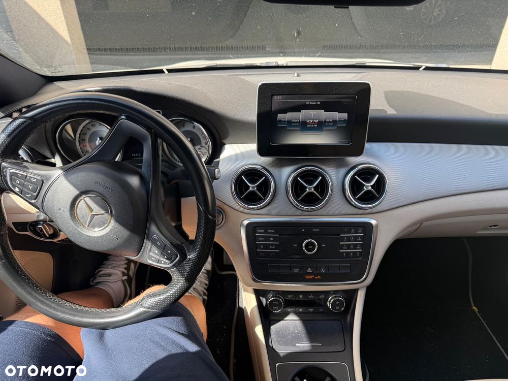 Mercedes-Benz CLA 250 4Matic 7G-DCT UrbanStyle Edition - 9