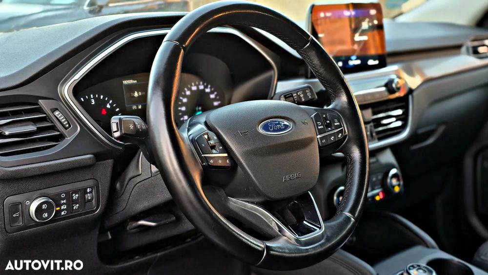 Ford Kuga 2.0 EcoBlue 4x4 Aut. TITANIUM - 31