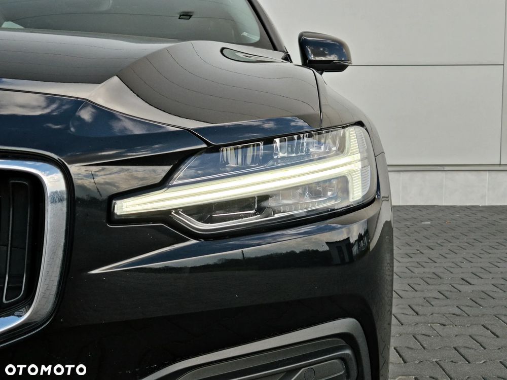 Volvo V60 B3 B DKG Momentum Pro - 17