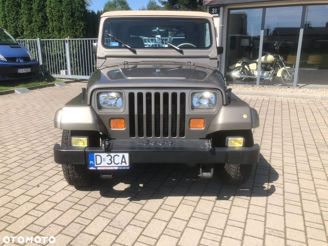 Jeep Wrangler - 4