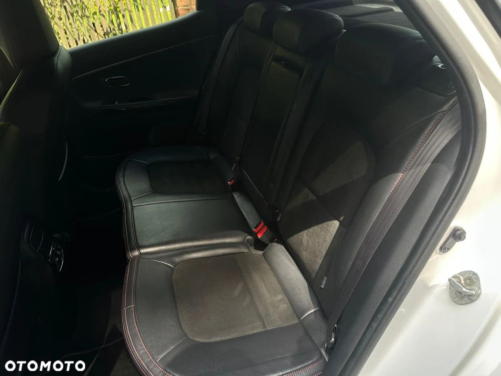 Kia ProCeed 1.6 T-GDI GT - 32