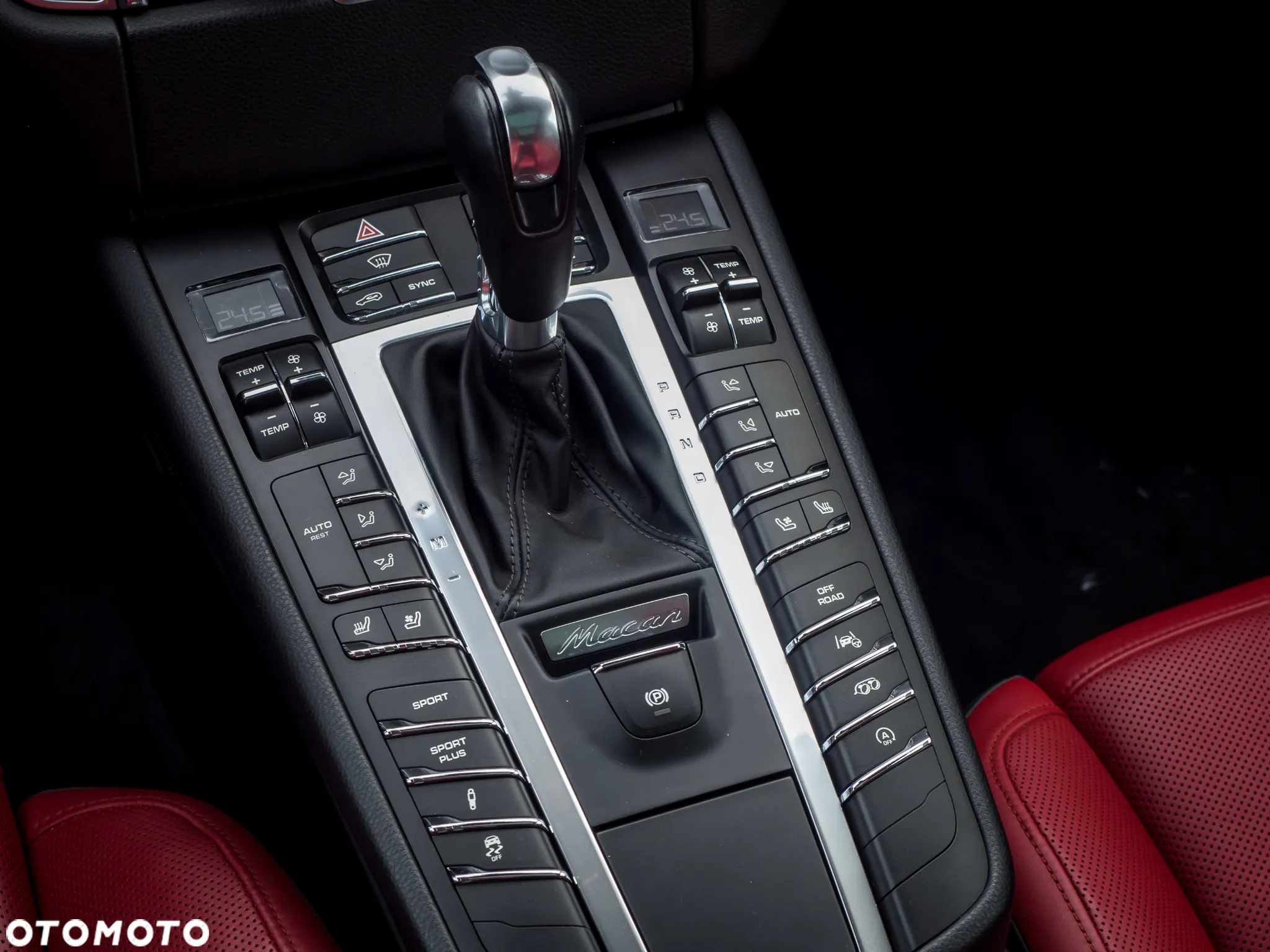 Porsche Macan Turbo - 25