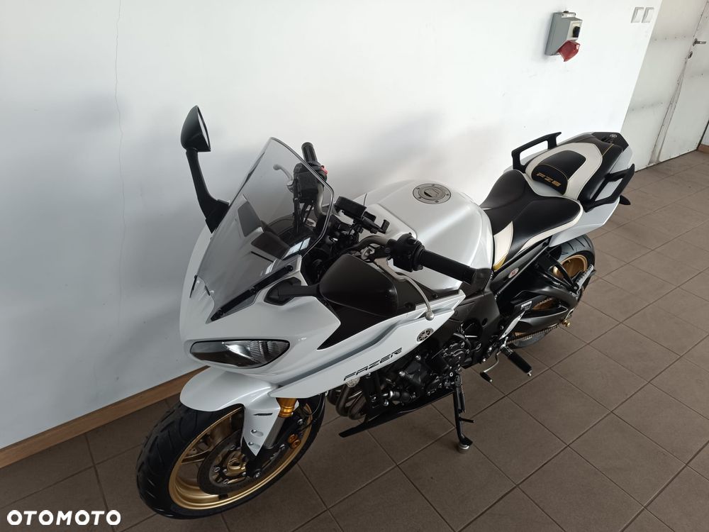 Yamaha FZ8 - 10