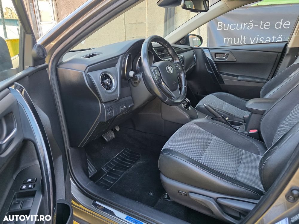 Toyota Auris 1.8 L VVT-i TS Hybrid Sol+ - 8