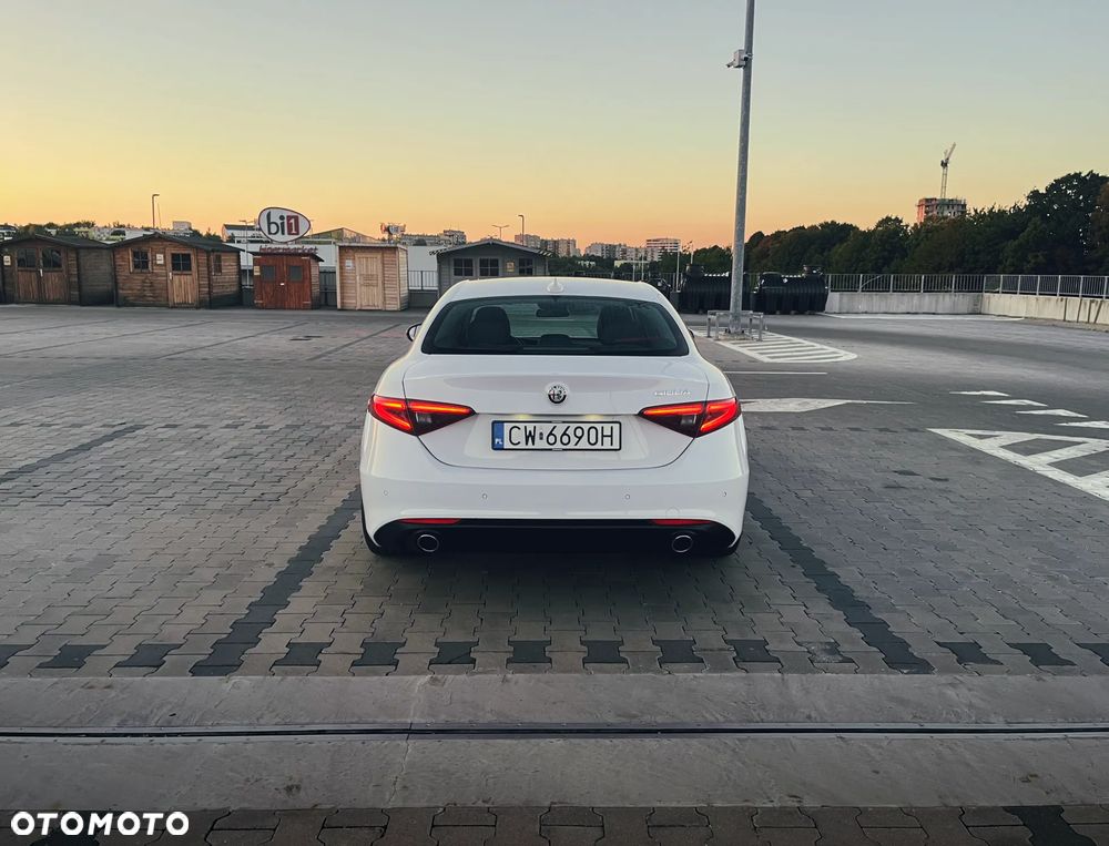Alfa Romeo Giulia 2.2 AT8 Super - 5