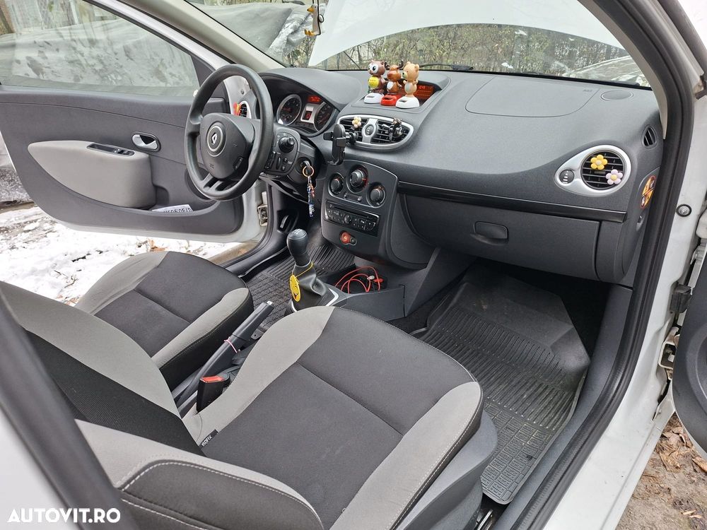 Renault Clio - 7
