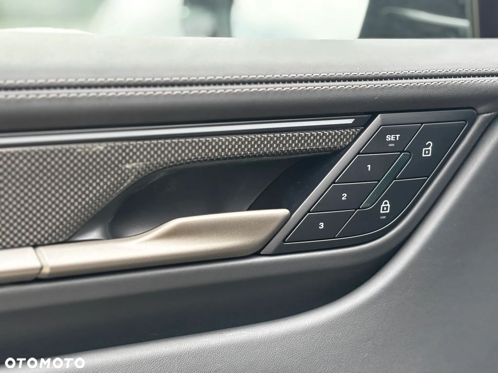 Porsche Macan Turbo 100kWh - 39