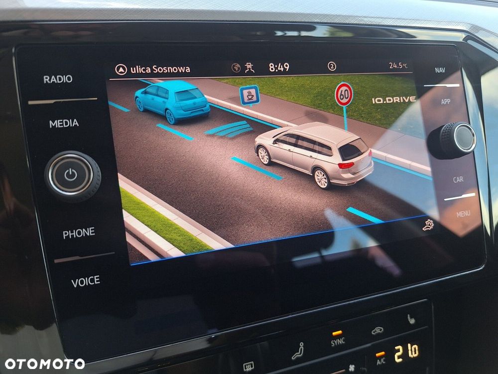 Volkswagen Passat - 25