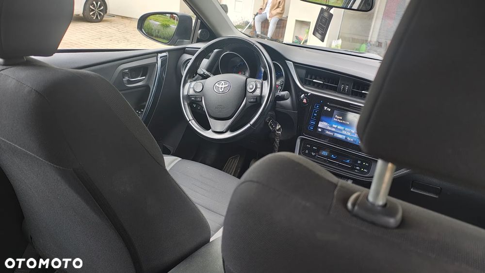 Toyota Auris 1.6 Premium - 4