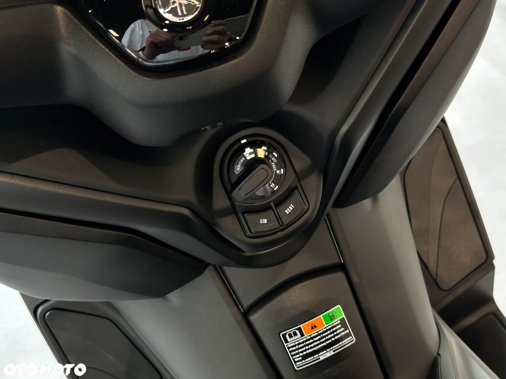 Yamaha X-max - 11