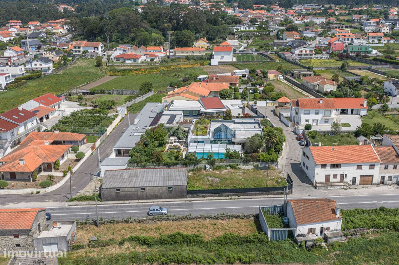 Moradia térrea T4 de luxo com piscina | Marinhas, Esposende - Grande imagem: 2/27