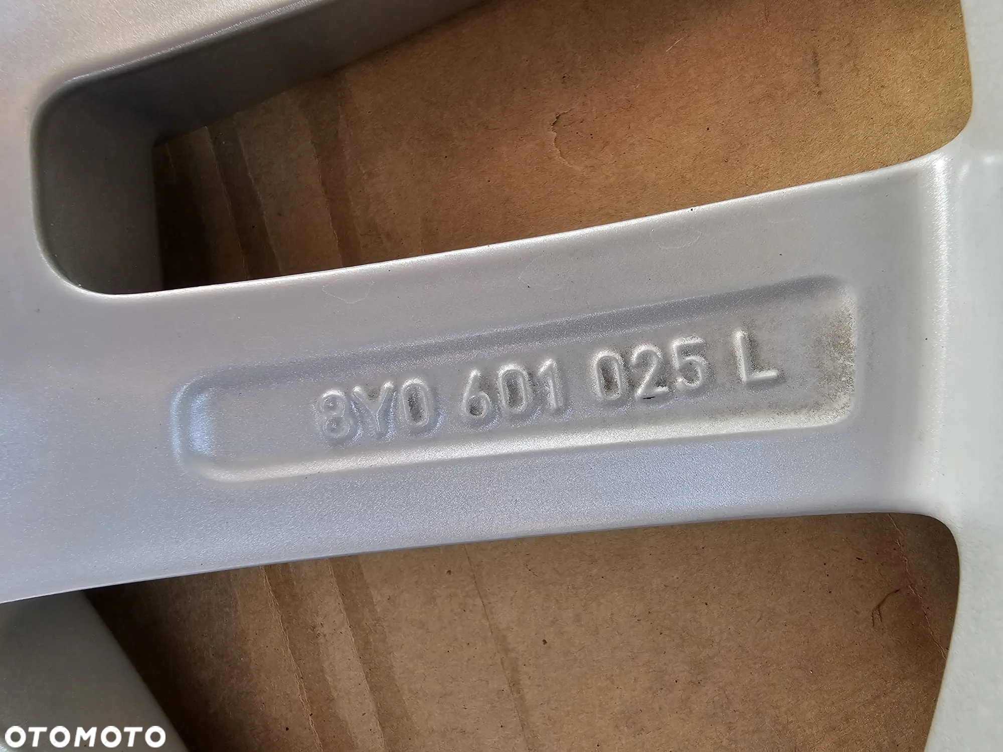 Audi OE A3 A4 A6 Volkswagen Golf Skoda Octavia Seat Leon / 8Y0601025L / 6,5Jx17 ET43 5x112 - 17