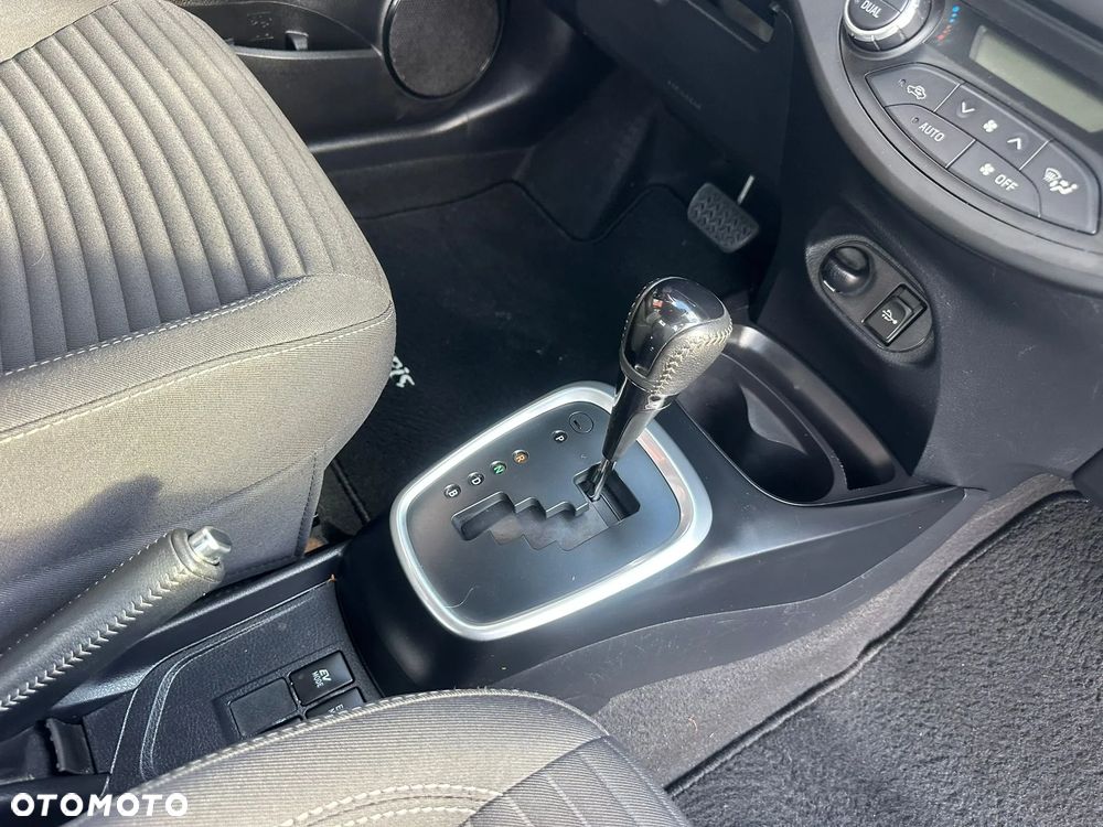 Toyota Yaris Hybrid 100 Active EU6 - 17