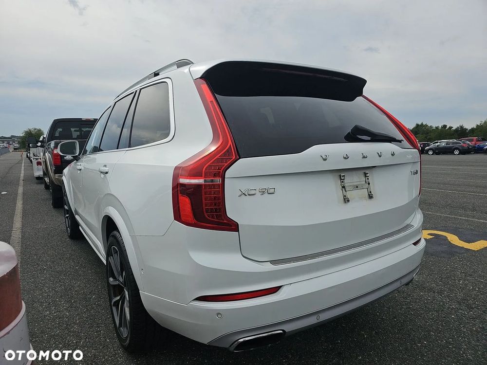 Volvo XC 90 - 3