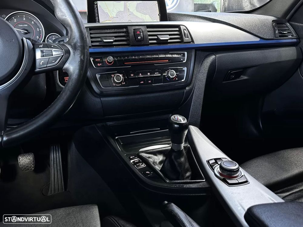 BMW 320 d Touring Pack M - 29